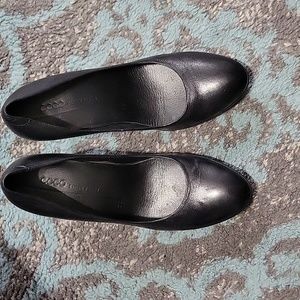 ECCO black heels, size 7.5,very comfortable, great condition.